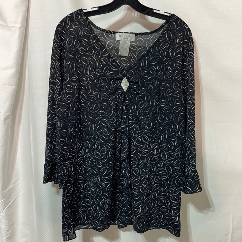 Nine West 3x black white ruffled front blouse worn once euc